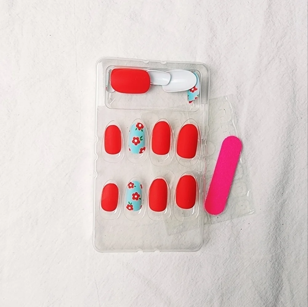 24 Pieces Fake Press On Nails